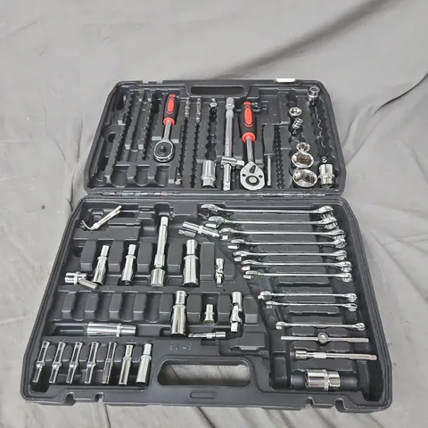 TOOL SET IN CHROME - COLLECTION ONLY
