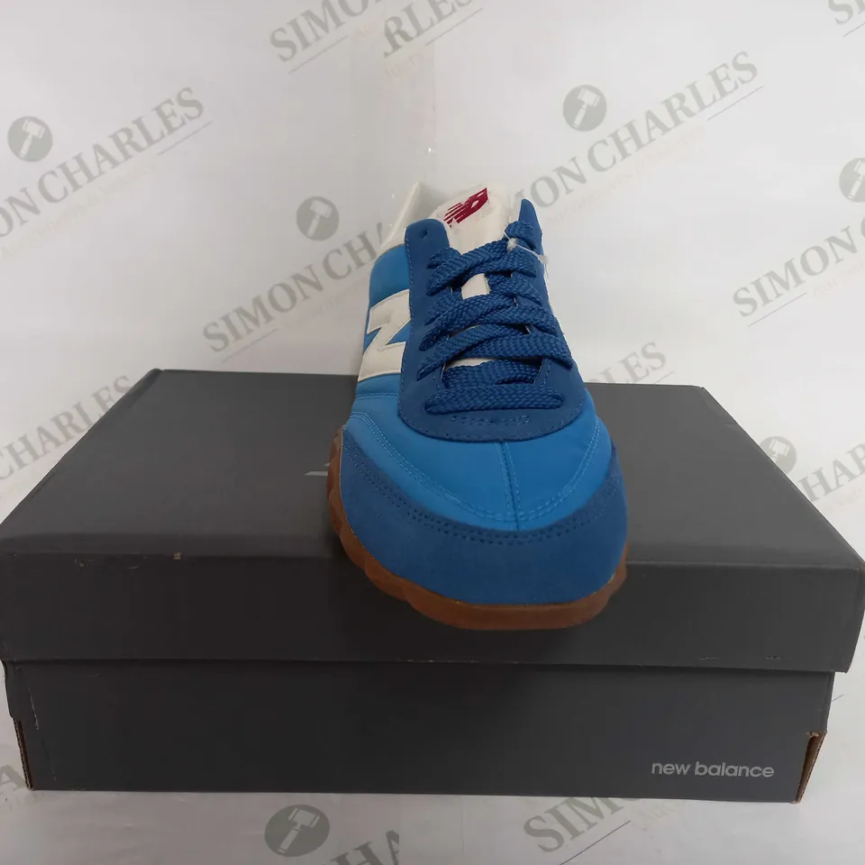 NEW BALANCE URC30AA OXYGEN BLUE TRAINERS - EU 44