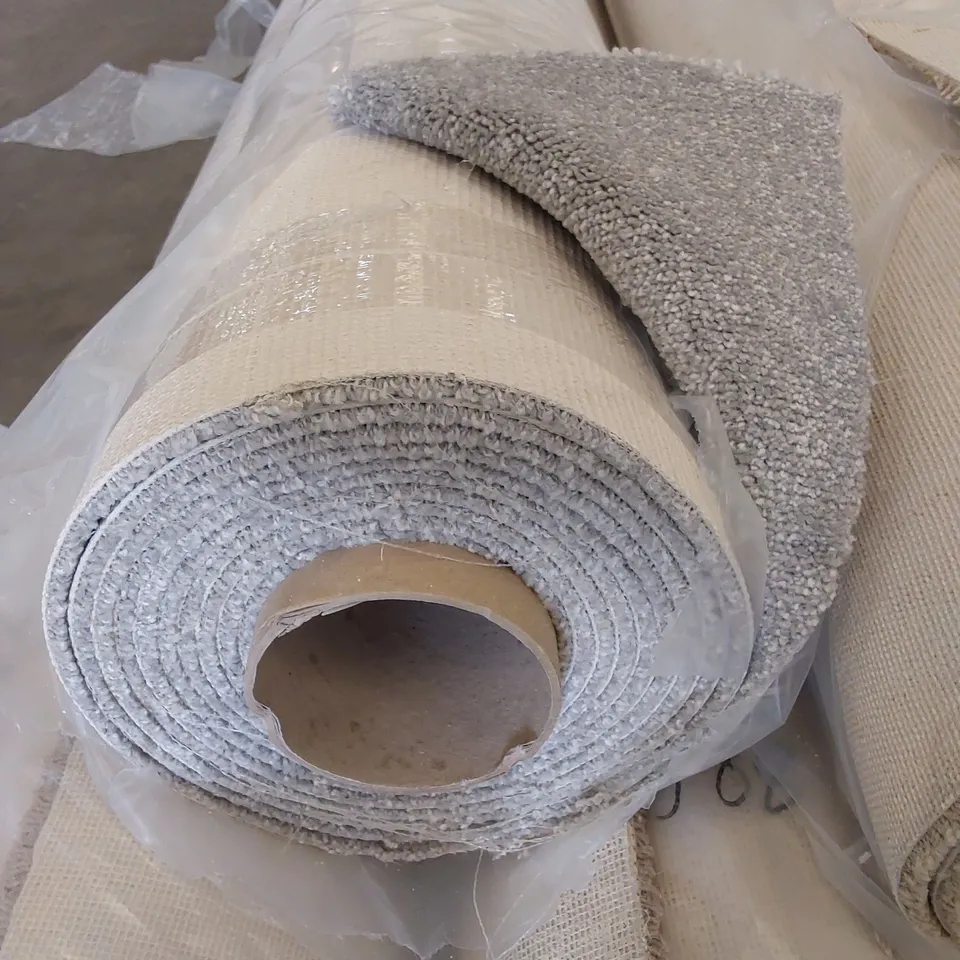 ROLL OF QUALITY TUDOR CO-ORDINATES DRIZZLE CARPET // SIZE: APPROX 4 X 3.6m