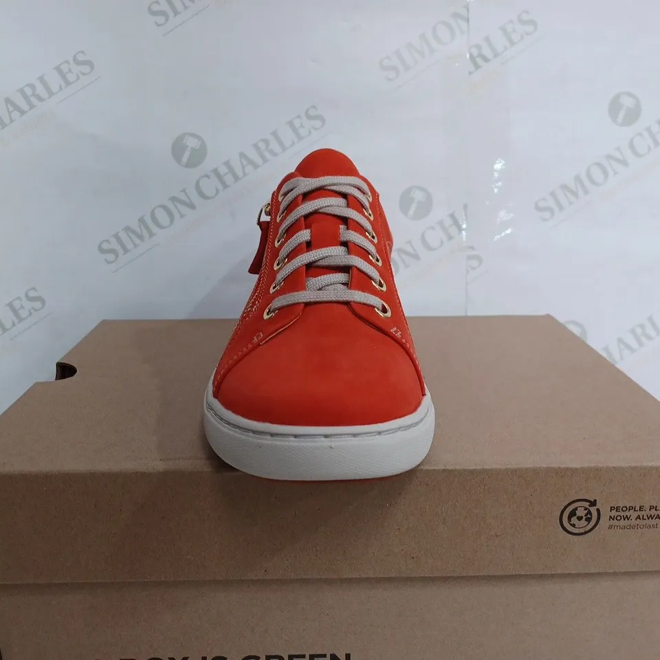 CLARKS NELLY LACE GRENADINE NUBUCK - UK 6