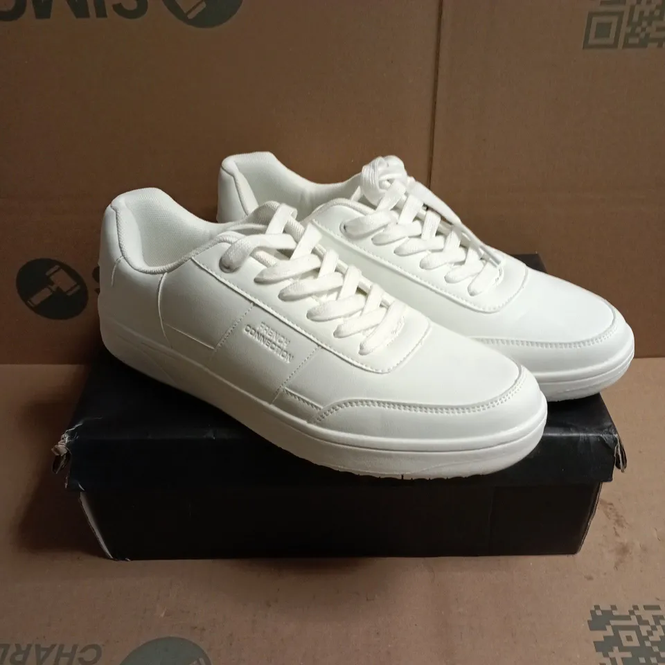 BOXED PAIR OF FRENCH CONNECTION MENS KNIGHT 2 TRAINERS IN WHITE MONO - 10
