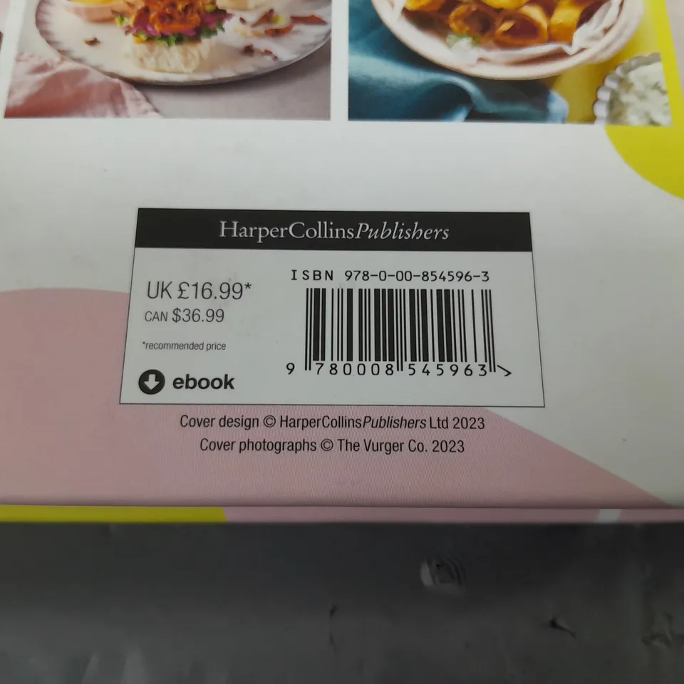 PALLET OF APPROXIMATELY 200 THE VURGER CO. AT HOME 100% PLANT BASED 80 SOUL-SATISFYING, INDULGENT AND DELICIOUS RECIPES RRP £16.99 PER BOOK TOTAL RRP £3,398