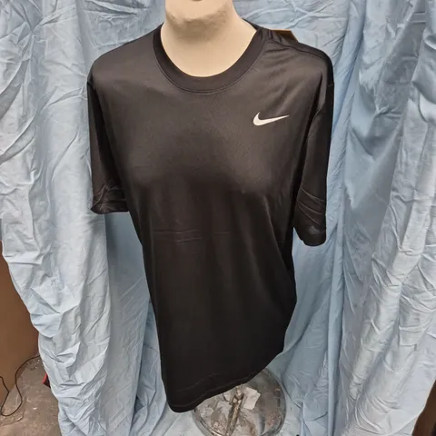 NIKE MEN'S DRI-FIT TRAINING T-SHIRT – BLACK, SIZE M