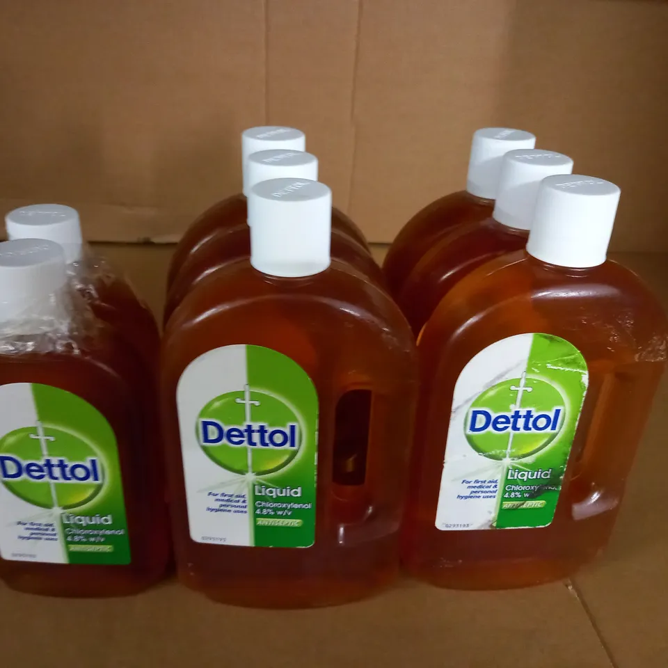 LOT OF 8 BOTTLES OF DETTOL 6X 750ML & 2X 500ML - COLLECTION ONLY