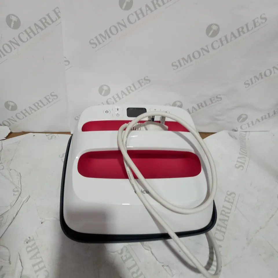 BOXED CRICUT EASYPRESS MINI RRP £169.99