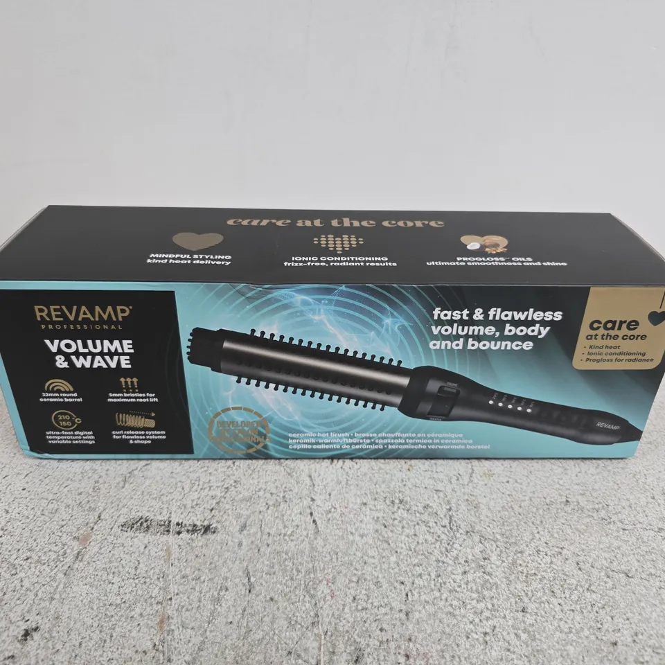 BOXED REVAMP VOLUME & WAVE HOT BRUSH
