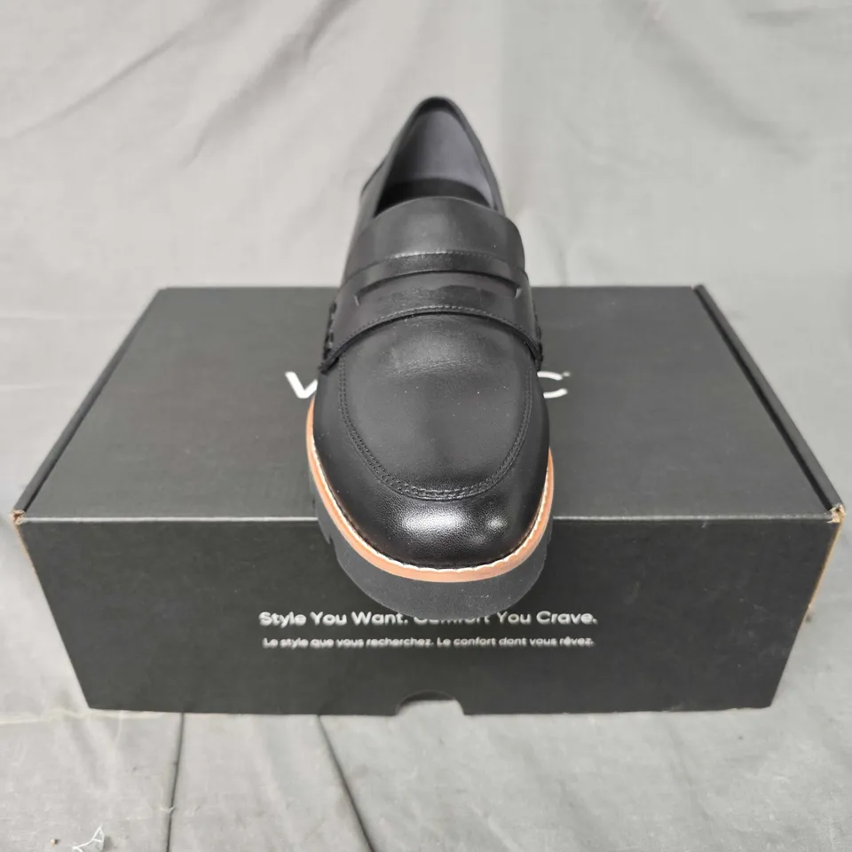 BOXED PAIR OF VIONIC CHERYL SLIP ON SHOES - 7