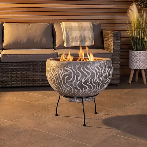 BOXED SNUG TOLEDO CLAY BBQ FIREPIT WITH GRILL (1 BOX)