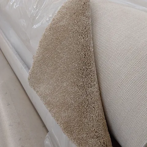 ROLL OF QUALITY ULTIMATE IMPRESSIONS STATELY CARPET // SIZE: APPROX 4 X 6.1m