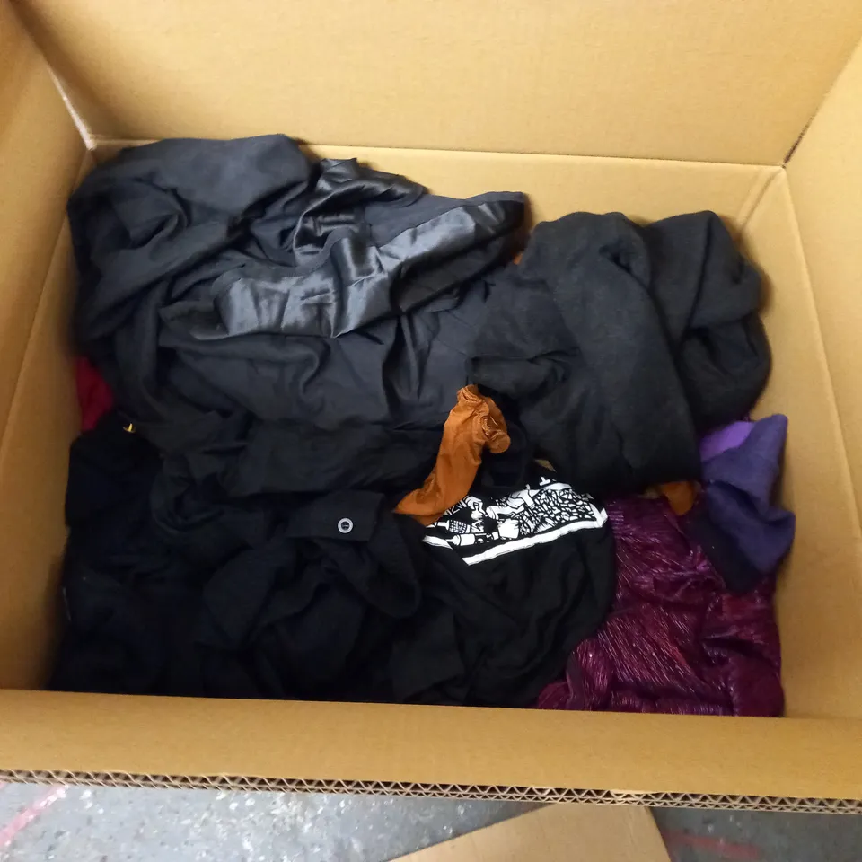 LARGE QUANTITY OF ASSORTED CLOTHING ITEMS TO INCLUDE JACK & JONES, NEW LOOK AND MISSGUIDED
