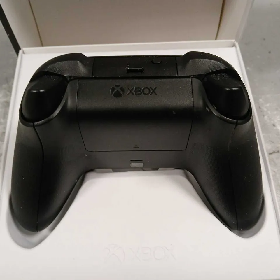 BOXED XBOX WIRELESS CONTROLLER