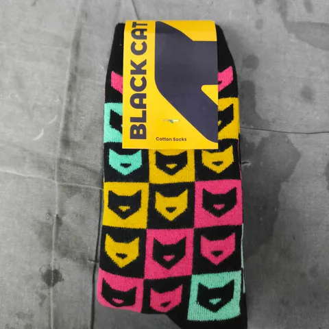 BLACKCAT COTTON SOCKS – MULTICOLOUR CAT-FACE GRID PATTERN