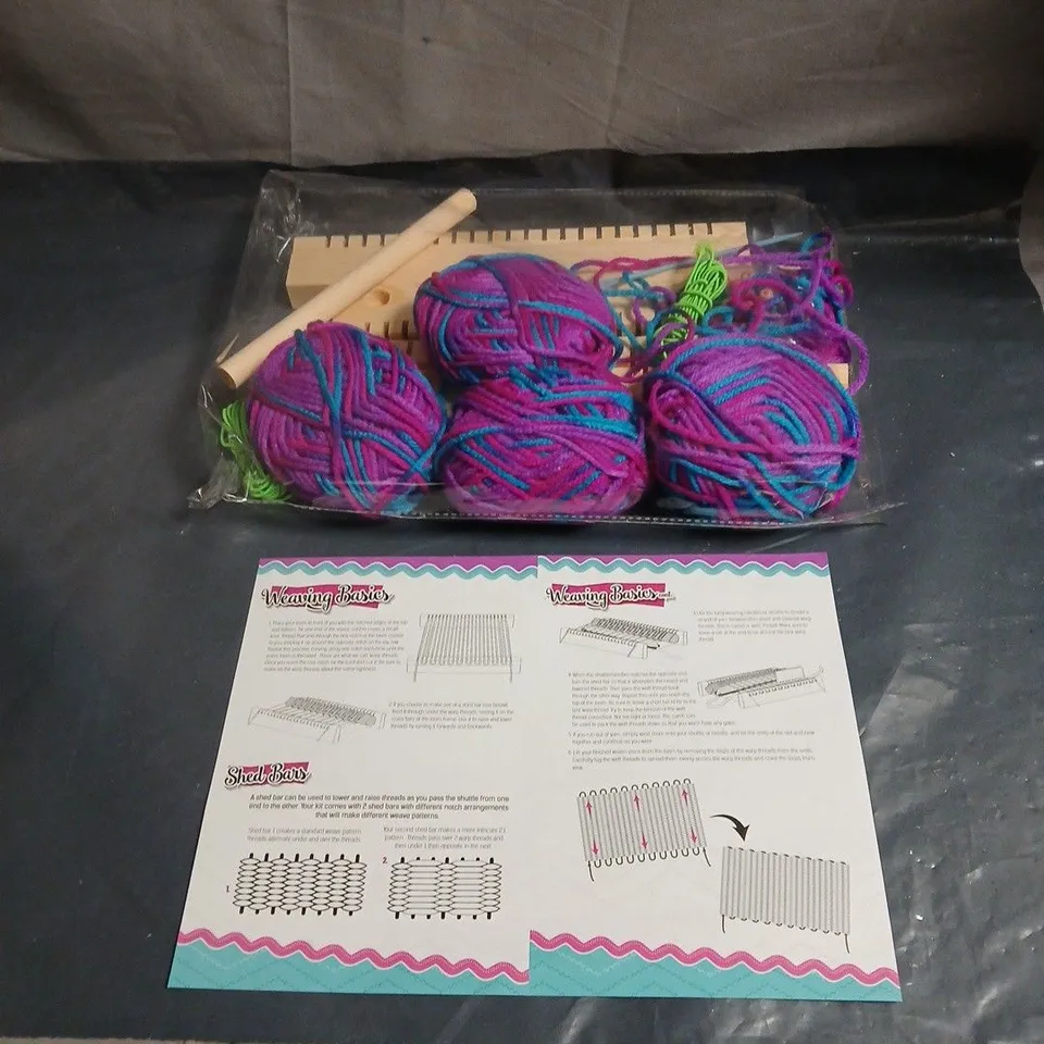 GRANFIX WOODEN LOOM WEAVING KIT