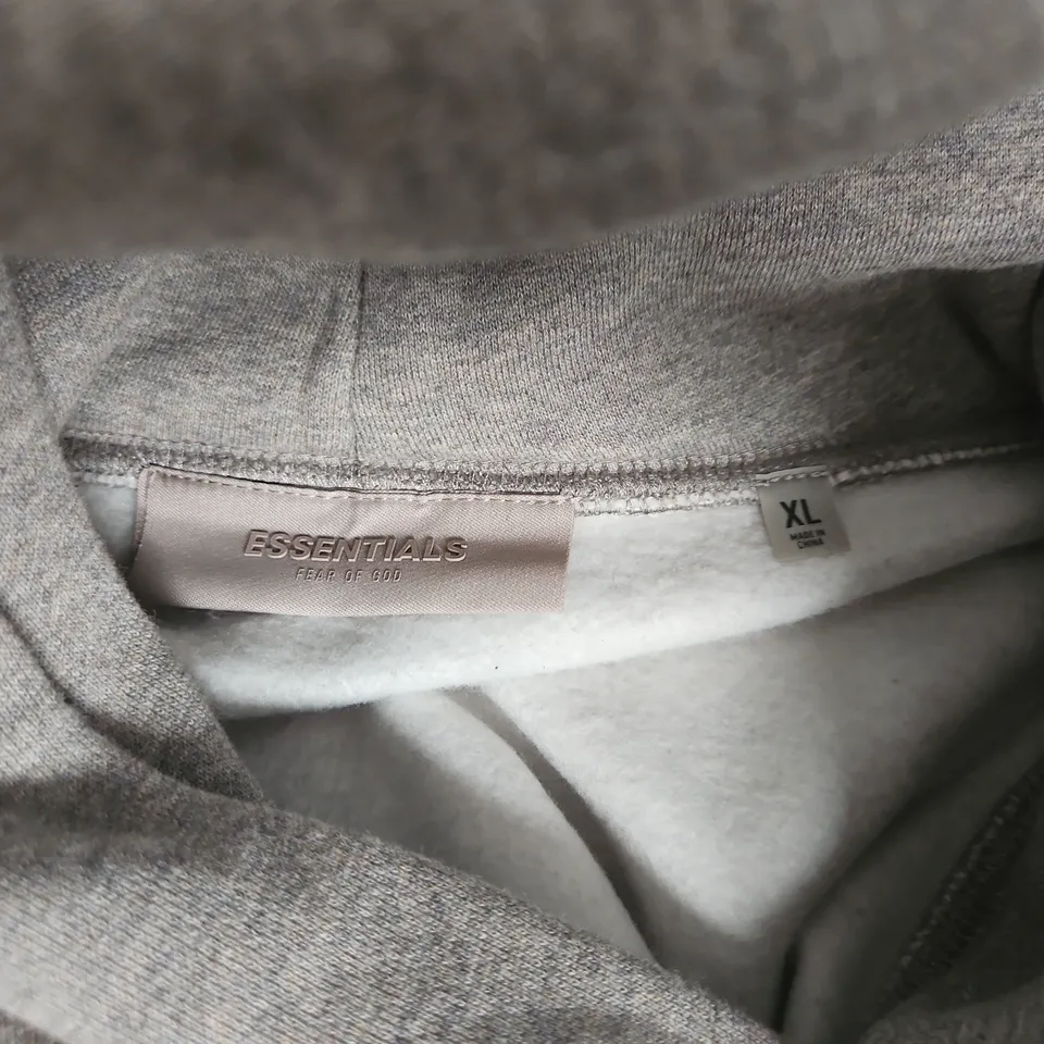 FEAR OF GOD ESSENTIALS HOODIE – GREY, UK XL