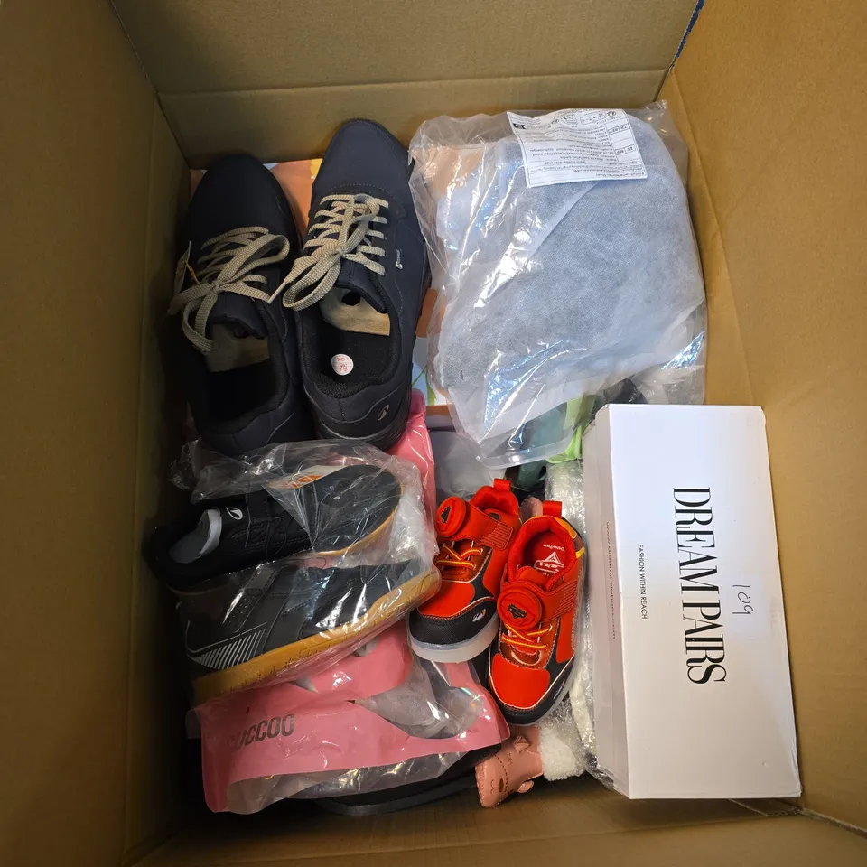 BOX OF APPROXIMATELY 30 PAIRS OF SHOES IN VARIOUS COLOURS, SIZES AND STYLES