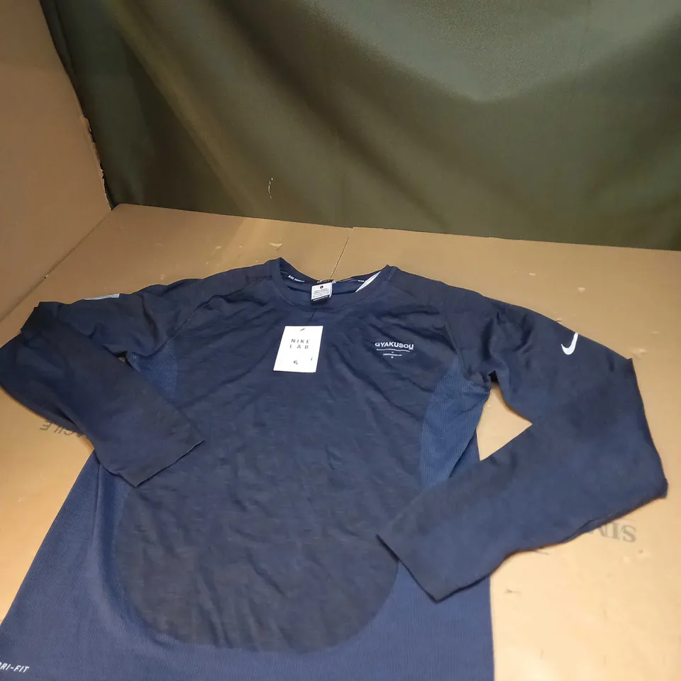 NIKE LAB LONG SLEEVED TOP SIZE L