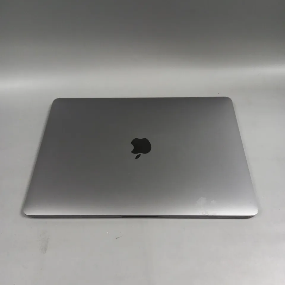 APPLE MACBOOK PRO - A2159