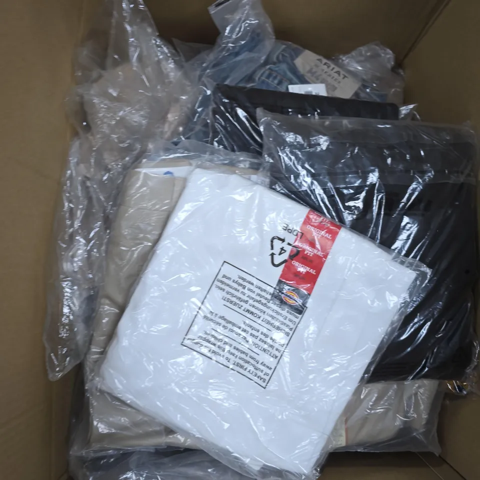 LARGE BOX OF APPROX 30 ASSORTED CLOTHING ITEMS