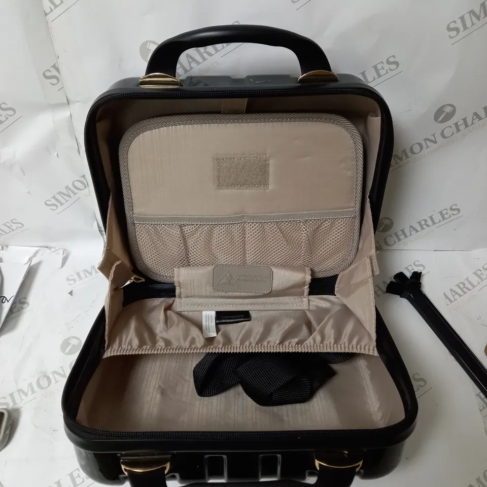 BOXED BLACK VANIT CASE IN BLACK 