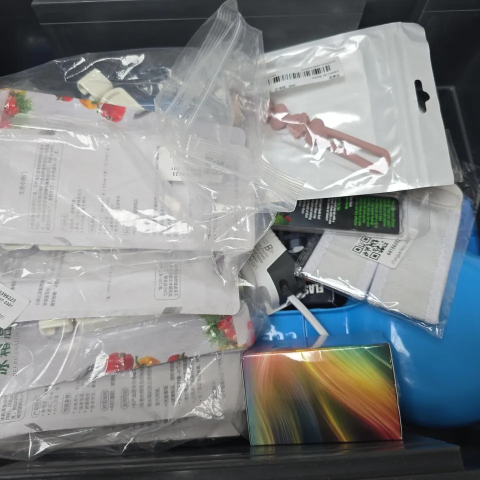 APPROXIMATELY 15 ASSORTED HOUSEHOLD ITEMS TO INCLUDE FLASHLIGHTS, ICEBLOCKS, GORILLA GLUE, ETC