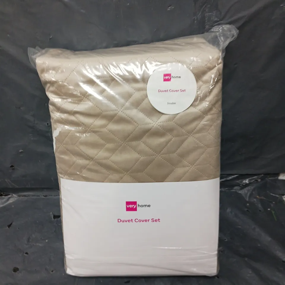 QUILTED VELVET ESME DUVET IN CHAMPAGNE SIZE DOUBLE