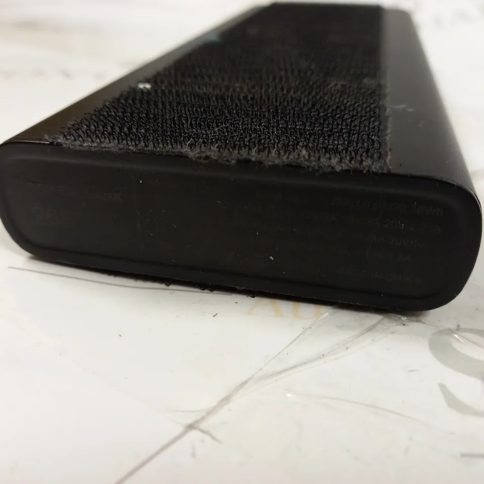 UNBRANDED POWER BANK MODEL: YN045P 3.7V