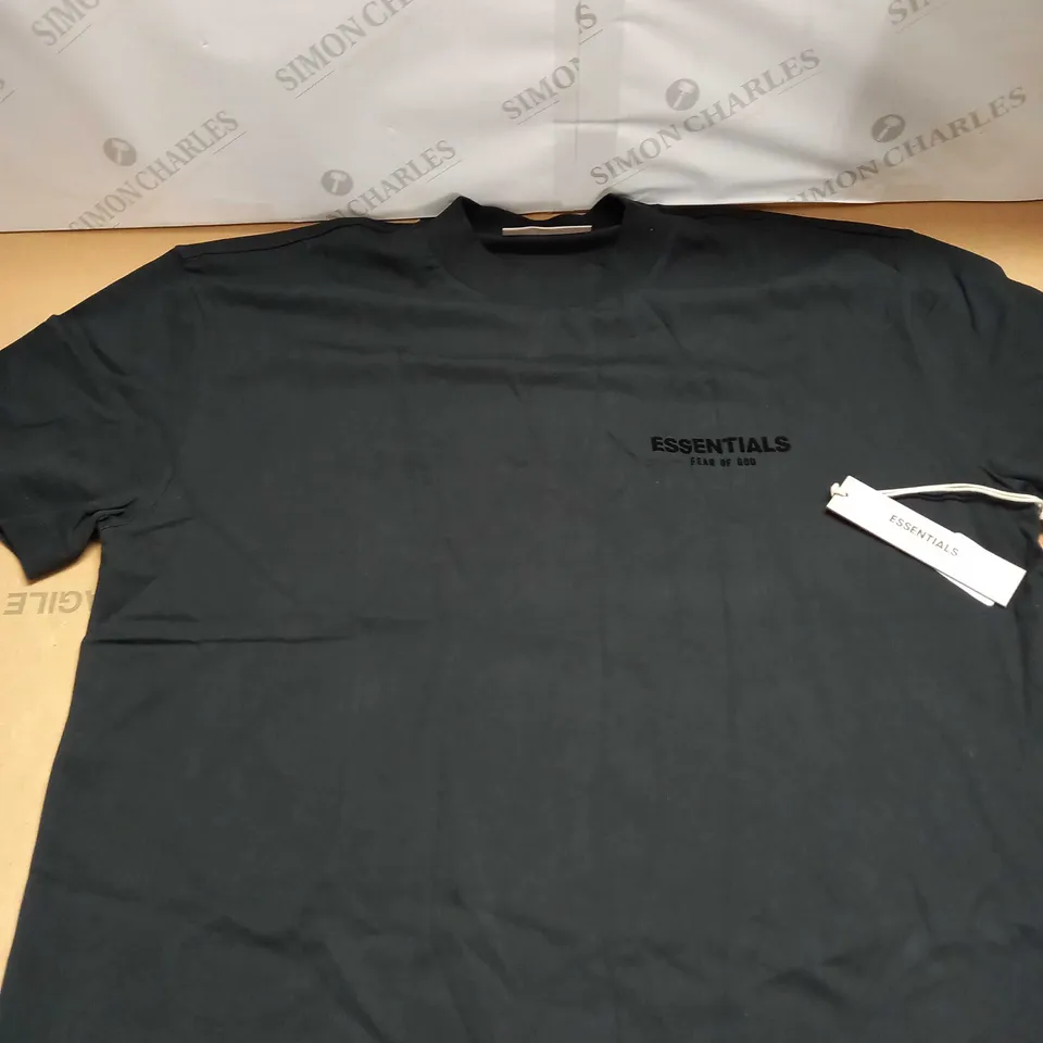 FEAR OF GOD ESSENTIALS T-SHIRT SIZE L