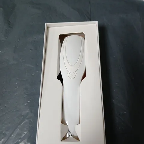 SOLARIS LABORATORIES NY INTENSIVE HAIR & SCALP LED LIGHT THERAPY HAIR BRUSH