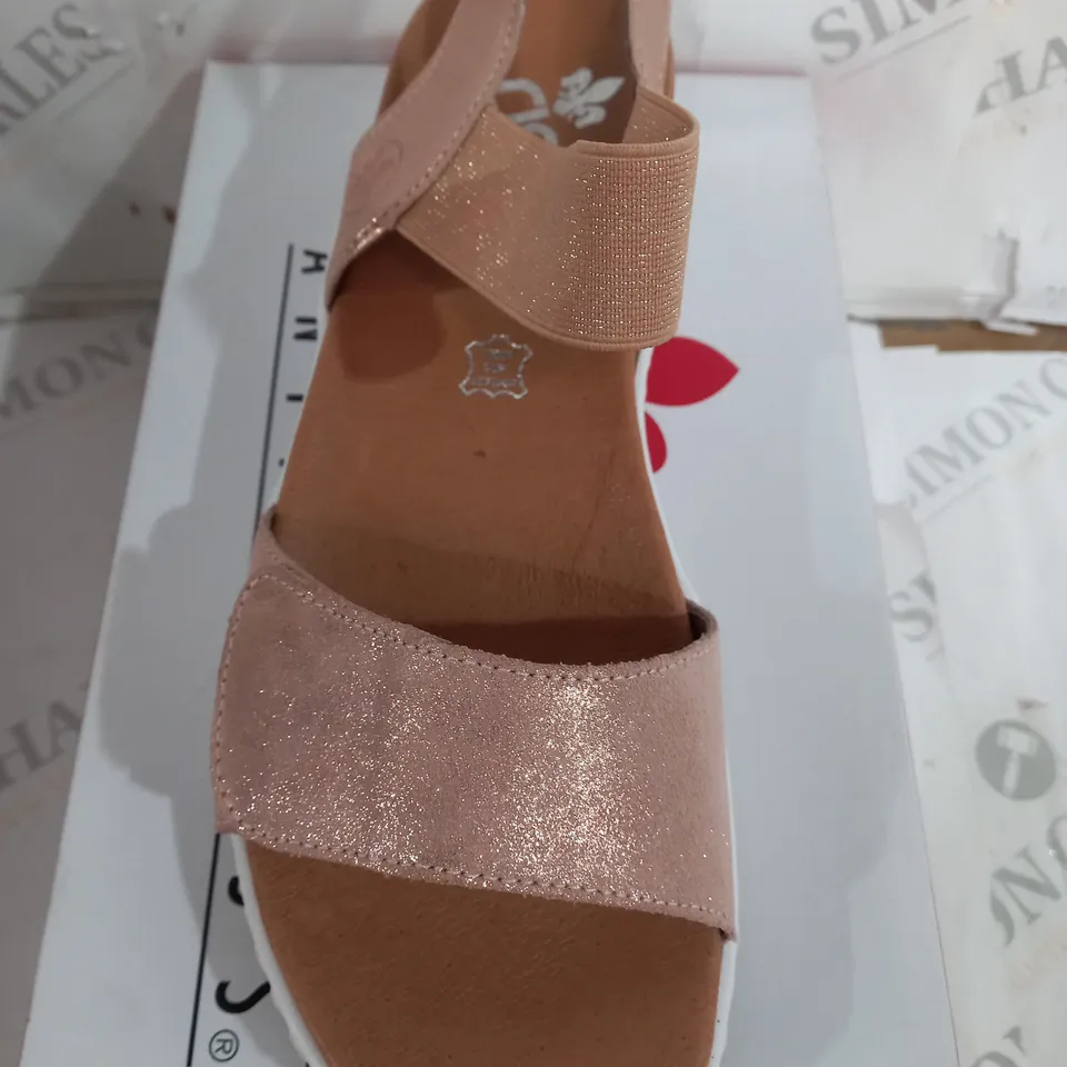 BOXED PAIR OF RIEKER SANDAL'S IN PINK SIZE 7