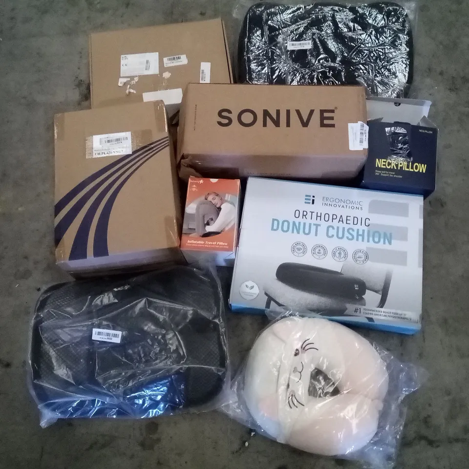 PALLET OF ASSORTED ITEMS INCLUDING NECK PILLOWS, ORTHOPEDIC DONUT CUSHIONS, CHAIR LUMBAR SUPPORT, SONIVE MATTRESS TOPPER, INFLATABLE TRAVEL PILLOW, MOLBILY PILLOWS