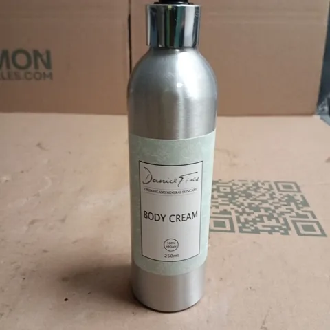 DANIEL FIELD ORGANIC & MINERAL SKINCARE BODY CREAM β 250ML