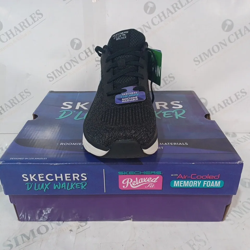 BOXED PAIR OF SKETCHER D'LUX WALKER TRAINERS IN BLACK SIZE 5