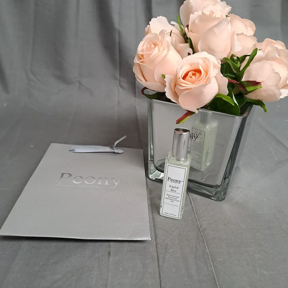 OUTLET PEONY ROSES IN A SMALL MIRROR GIFT BAG AND 25ML FRAGRANCE
