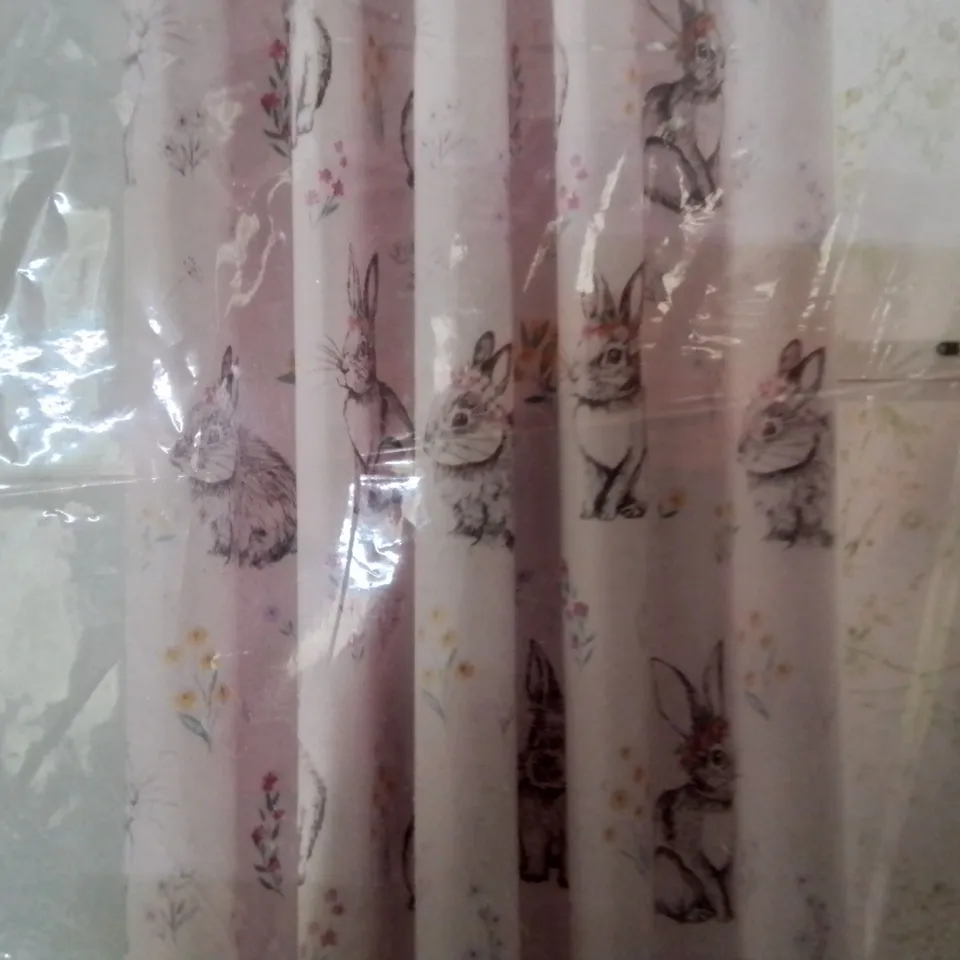 BAGGED BUNNY TAILS DITSY FULLY REVERSIBLE EYELET CURTAINS 
