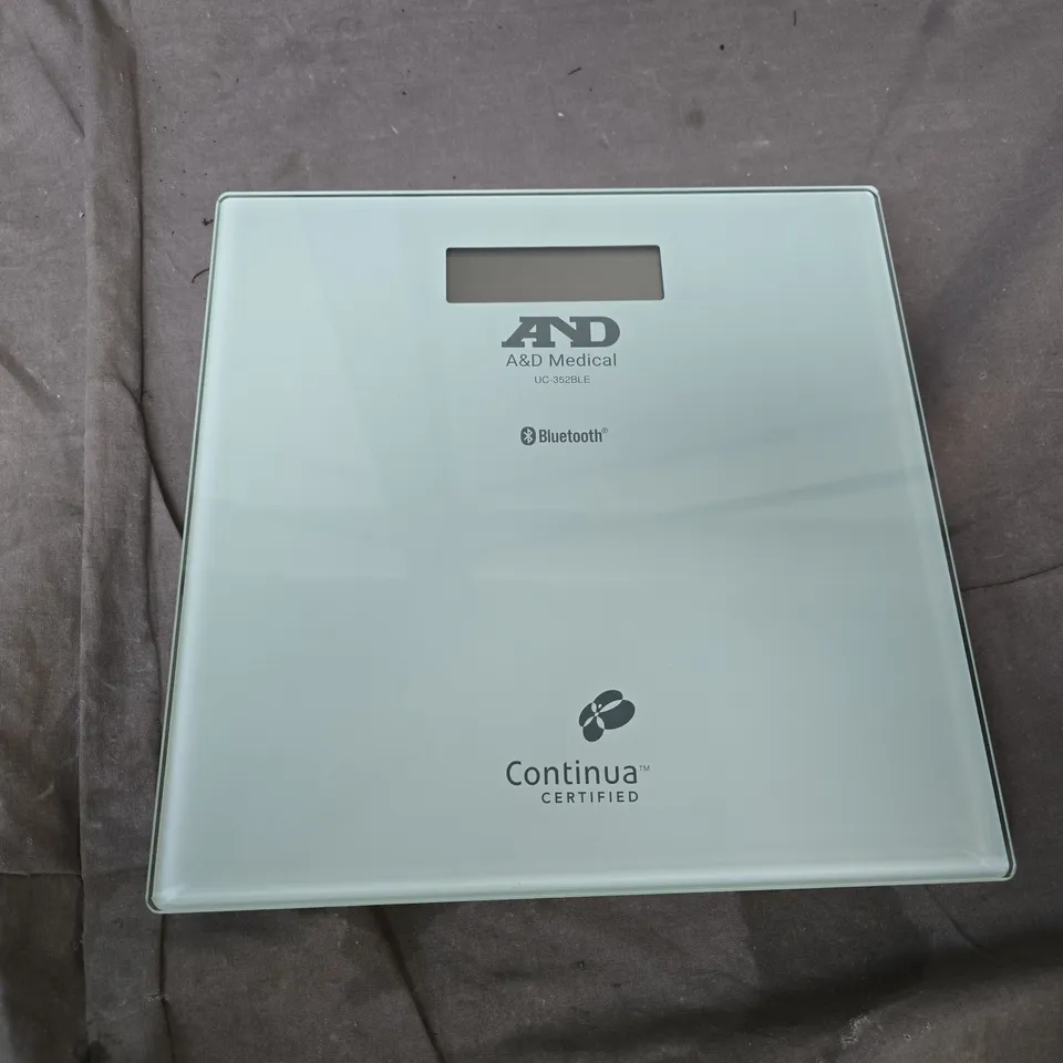 A&D MEDICAL UC-352BLE PRECISION HEALTH SCALE WITH BLUETOOTH