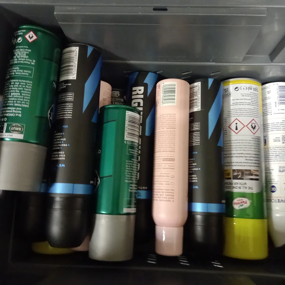 BOX OF APPROX 15 ASSORTED AEROSOLS INCLUDING LEE STAFFORD MOUSSE, BATISTE DRY SHAMPOO AND RIGHT GUARD ANTI PERSPIRANT - COLLECTION ONLY
