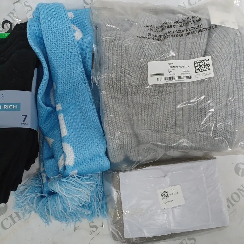 SMALL BOX OF ASSORTED CLOTHING ITEMS TO INCLUDE,JUMPERS, T-SHIRTS ,TROUSER