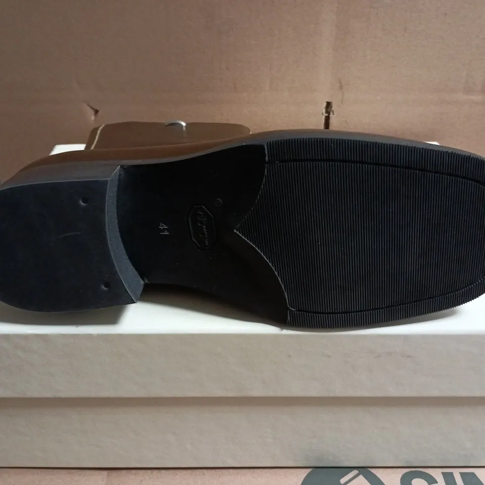 BOXED PAIR OF OUR LEGACY BROWN LEATHER ANKLE BOOTS – UK 8 