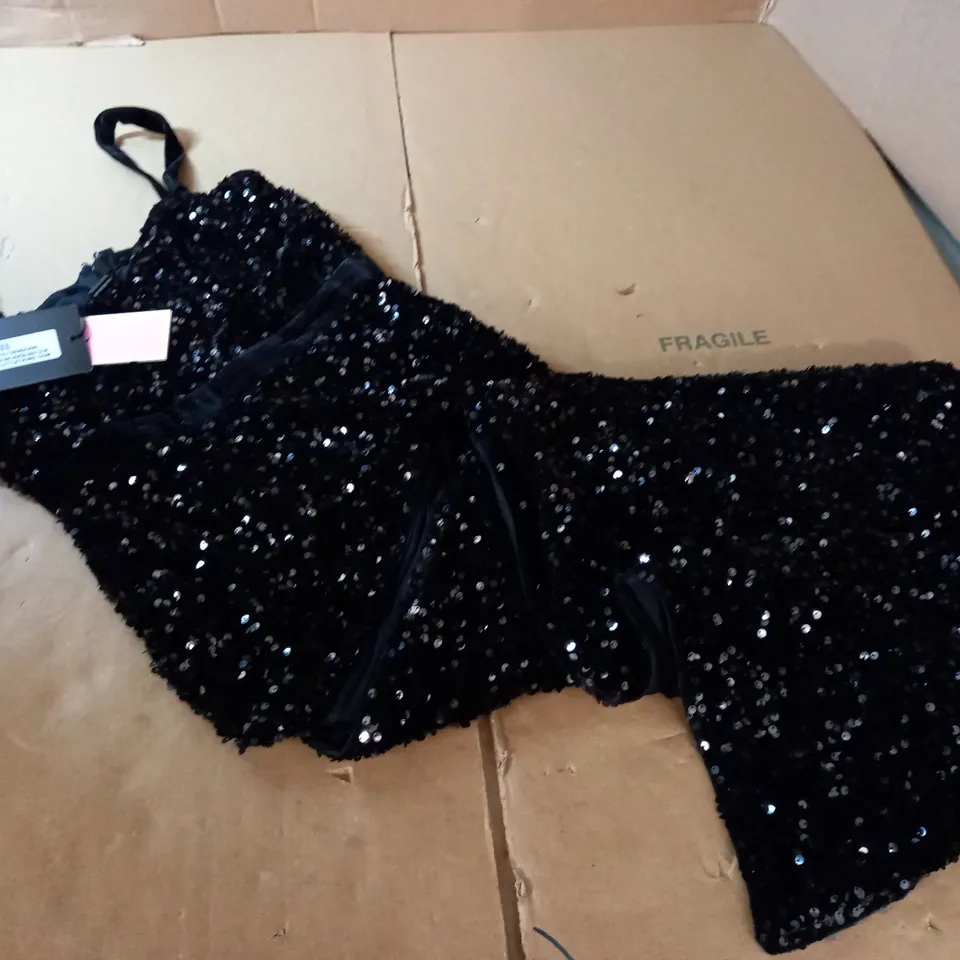 PRETTYLITTLETHING BLACK SEQUIN BANDEAU VELVET CONTRAST MAXI DRESS - UK 10