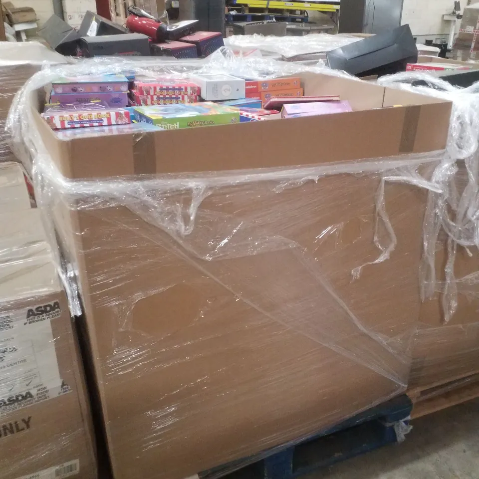 PALLET CONTAINING LARGE QUANTITY OF ASSORTED CHILDRENS ACTIVITY BOOKS