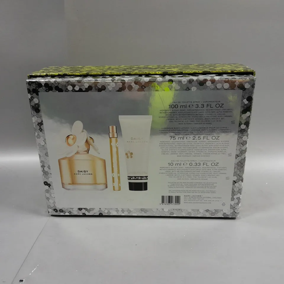 BOXED MARC JACOBS DAISY EAU DE TOILETTE SPRAY 100ML GIFT SET RRP £194