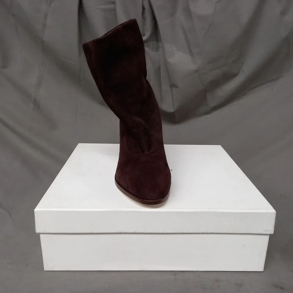 BOXED PAIR OF KAREN MILLEN SAPPHO SHORE SUEDE ANKLE BOOTS IN BROWN EU SIZE 40