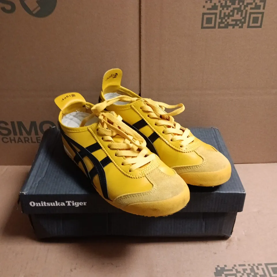 BOXED PAIR OF ONITSUKA TIGER MEXICO 66 TRAINERS - 4.5