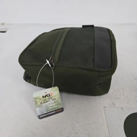 NGT DELUXE CUTLERY SET 