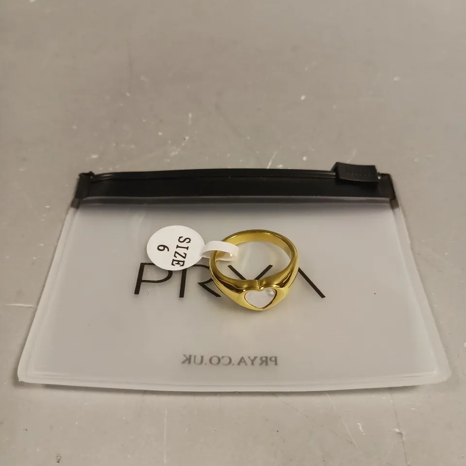 PRYA HEART STONE RING 