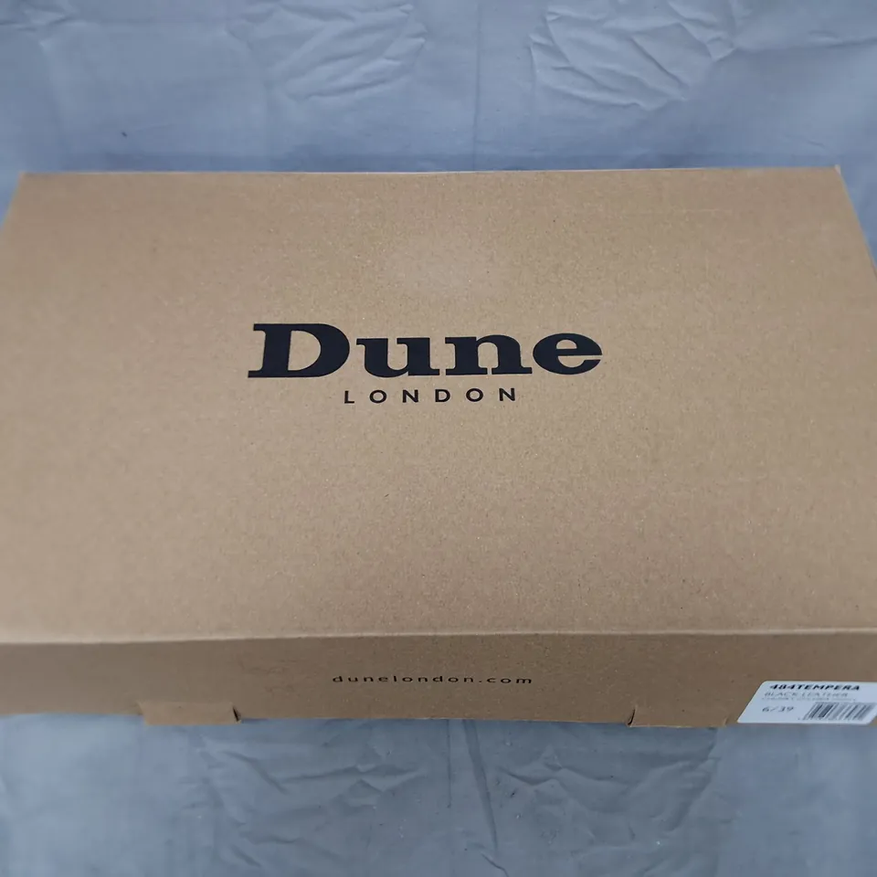 BOXED PAIR OF DUNE BLACK LEATHER CHUNKY CHELSEA BOOTS - 6
