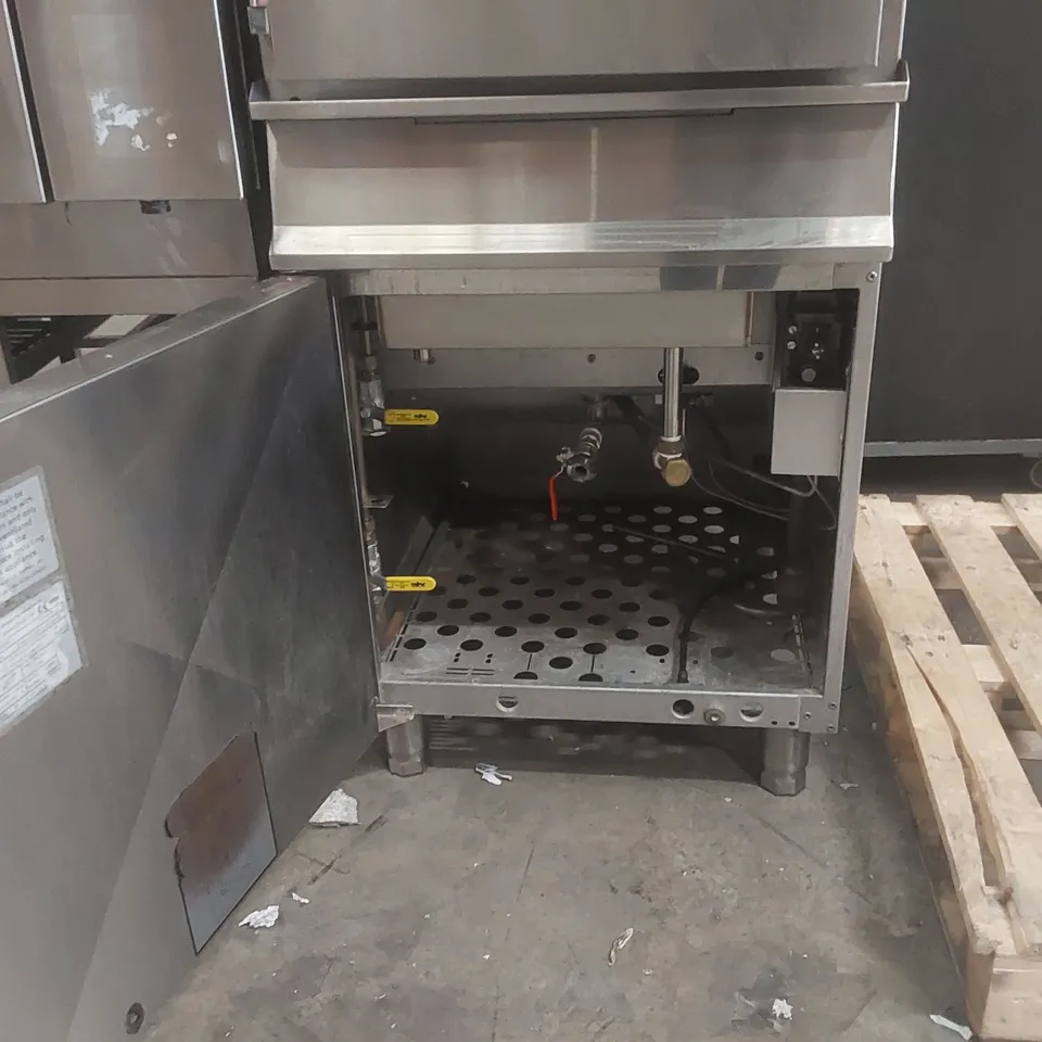 MOORWOOD VULCAN MV2STA60-NG GAS-POWERED COMMERCIAL ATMOSPHERIC STEAMER OVEN