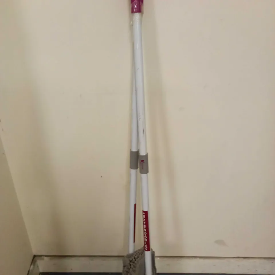 PAIR OF KLEENEZE FLEXI 2-IN-1 MOPS