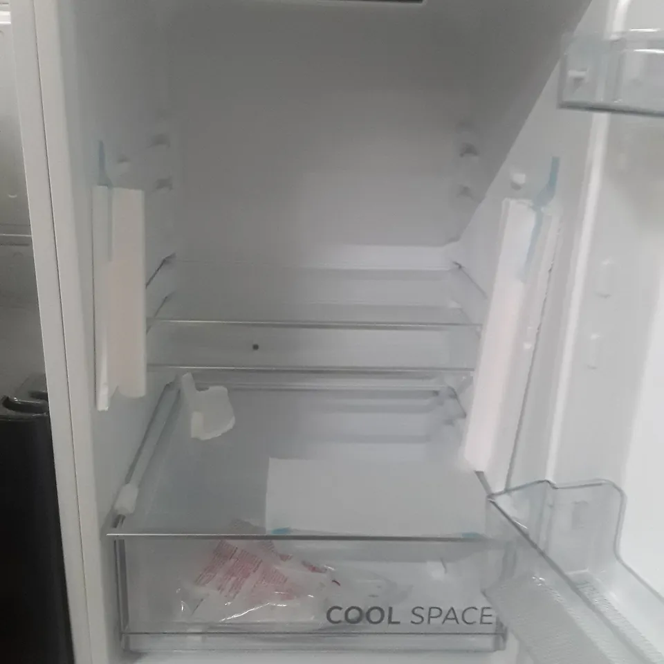 HOOVER 55CM WIDE FREESTANDING LOW FROST FRIDGE FREEZER IN WHITE HOCTEL517EWK - UNPROCESSED RAW RETURN