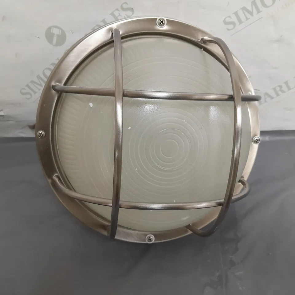BOXED DAR LIGHTING SALCOMBE 1-LIGHT LARGE ROUND OUTDOOR WALL BRACKET STEEL IP44 